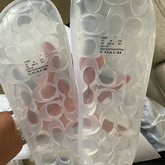 Coach Slides - Picture 4 of 6